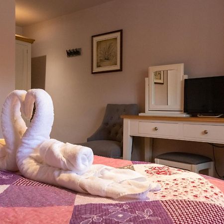 The Hare And Hounds Bed & Breakfast Fulbeck Exterior photo